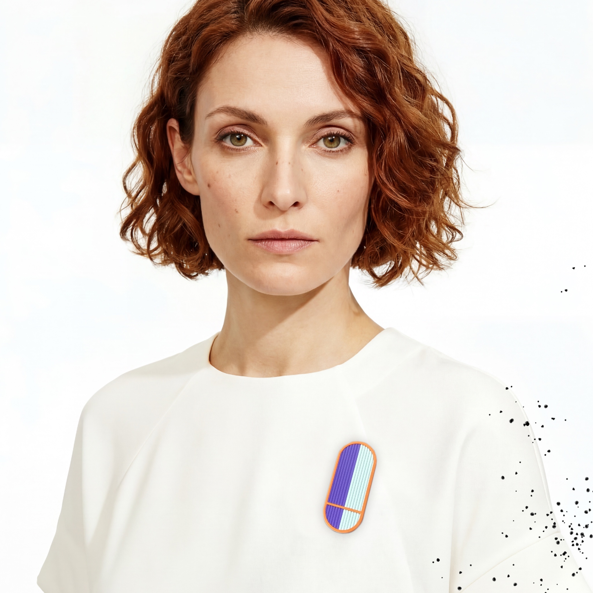 snynga produktbilder brosche rib getragen generiert 2048x2048 20260408